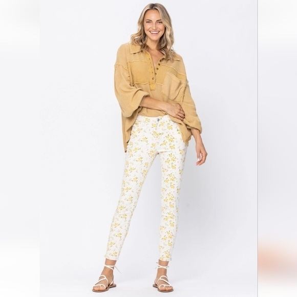 Judy Blue Denim - Judy Blue Mid Rise Wildflower Split Hem Skinny Jeans Stretch Neutral Various NEW